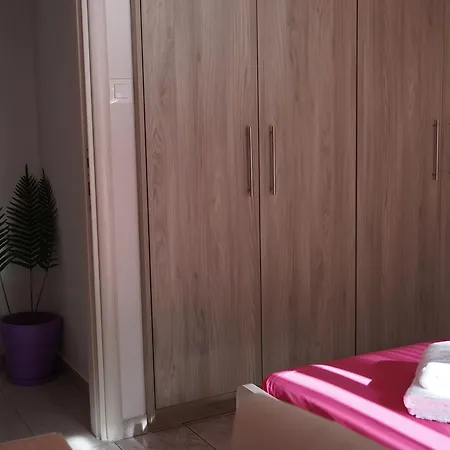 Aristotelous Square Luxury